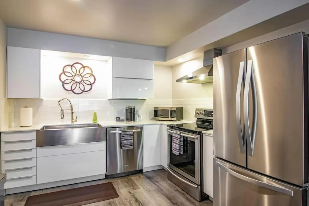 Condo 24! Prized Location. Modern! Bright! Enjoy!