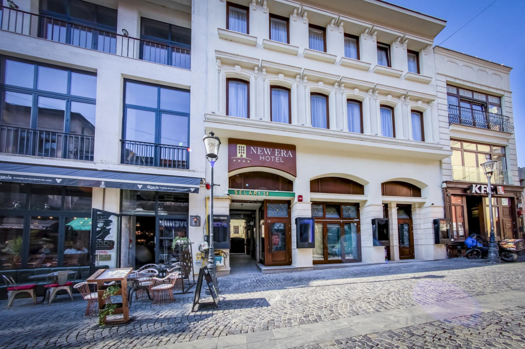 New Era Hotel Old Town - parking with fee nearby - NOT at the hotel