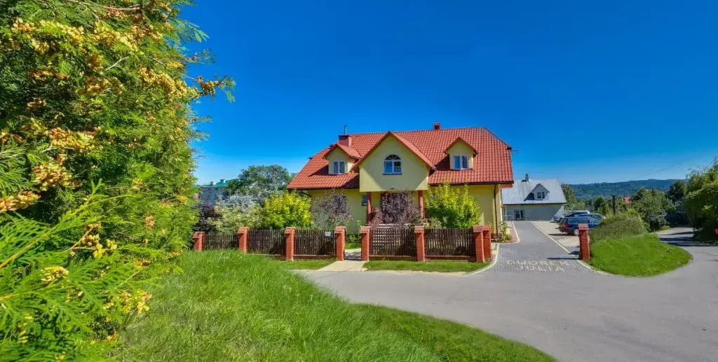 Dworek Julia - Klimatyzowane Komfortowe Pokoje nad Soliną - Bieszczady