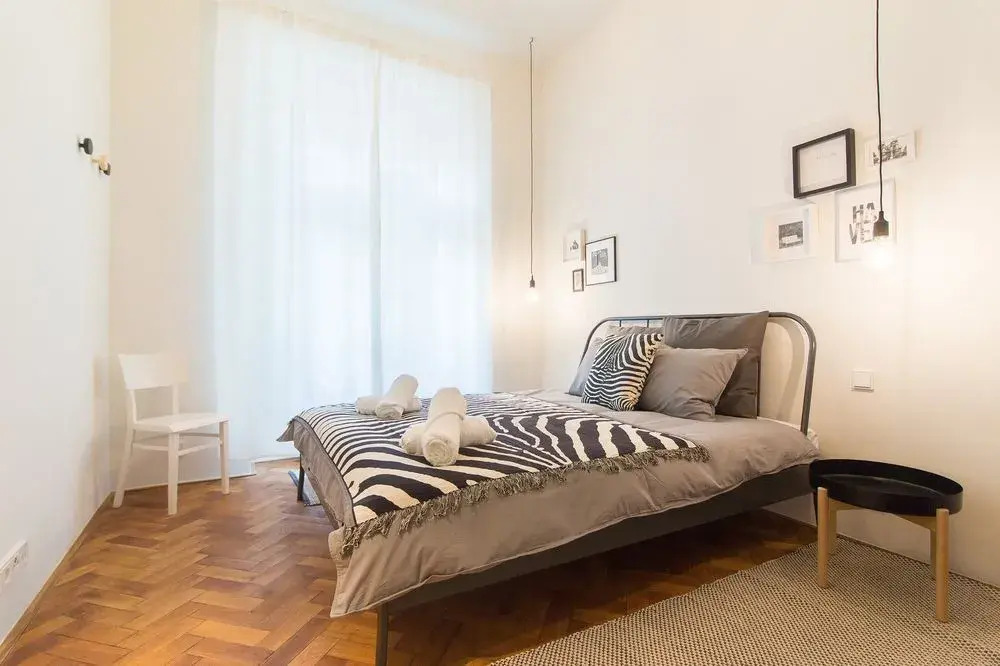 Stylish Modern Apartment in Malastrana