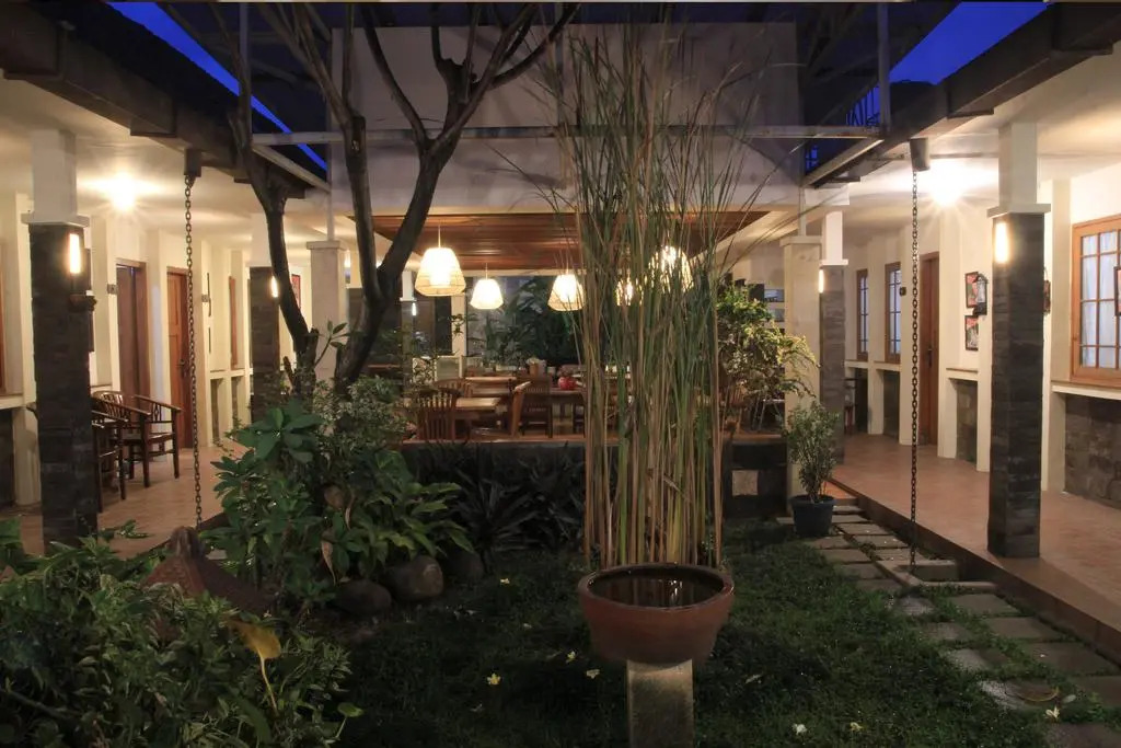 Oyo 497 De Tropis Family Guest House
