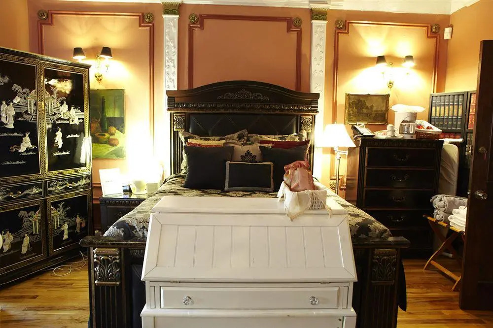 The New York Renaissance Home and Guesthouse