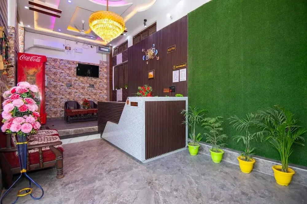 Shri Radhe Radhe Paying Guest House
