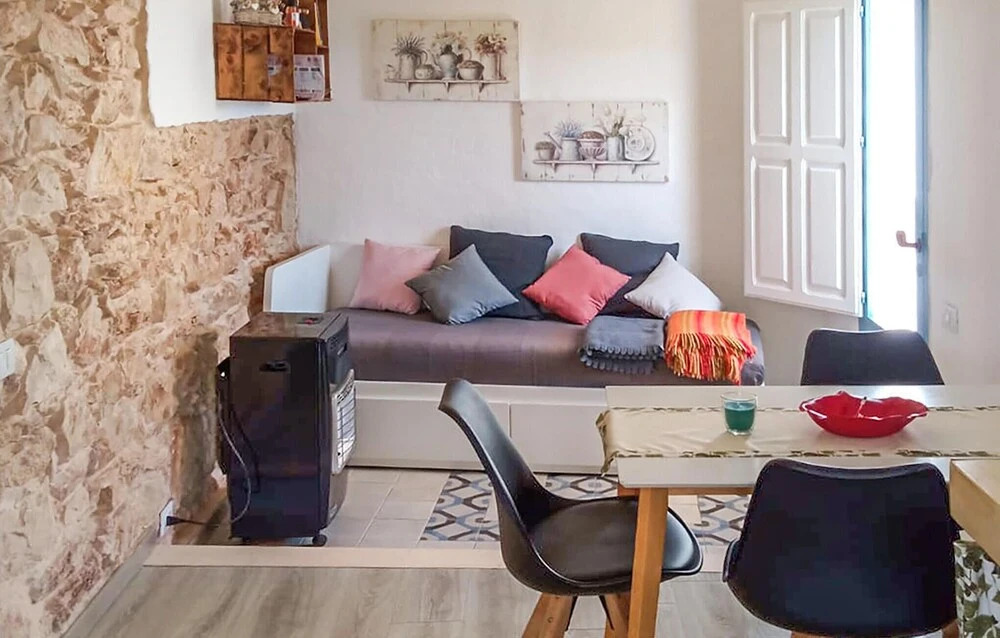 Stunning Home in Cava D'aliga With 1 Bedrooms, Wifi and Outdoor Swimming Pool