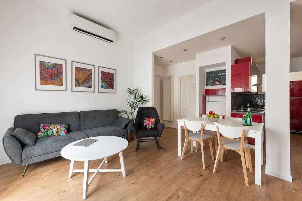 F33 by TLV2RENT