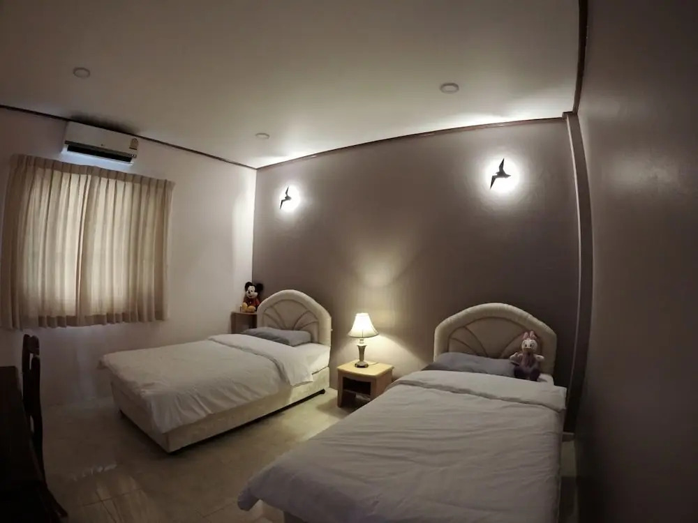 Lets Chill Pool Villa Najomtien Sattahip