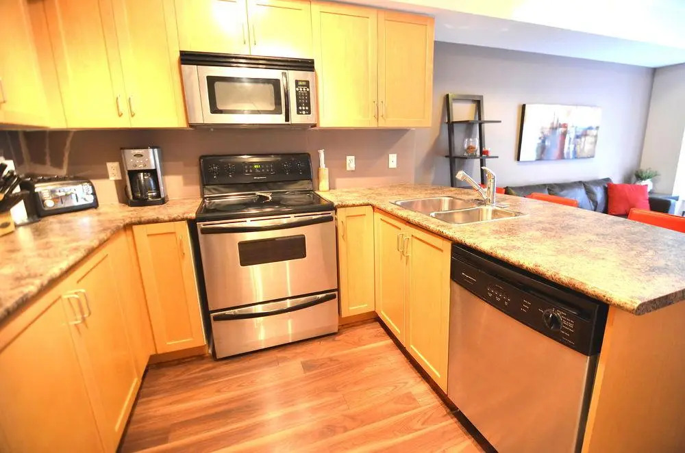 Toronto Escape - The Quartz Townhouse