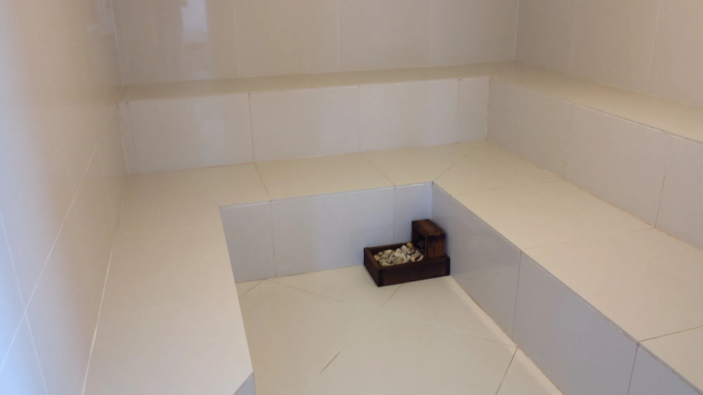 Stay - Apartamentos, Studios e Quartos - Piscina, Jacuzzi e Sauna - 400m da Praia Central