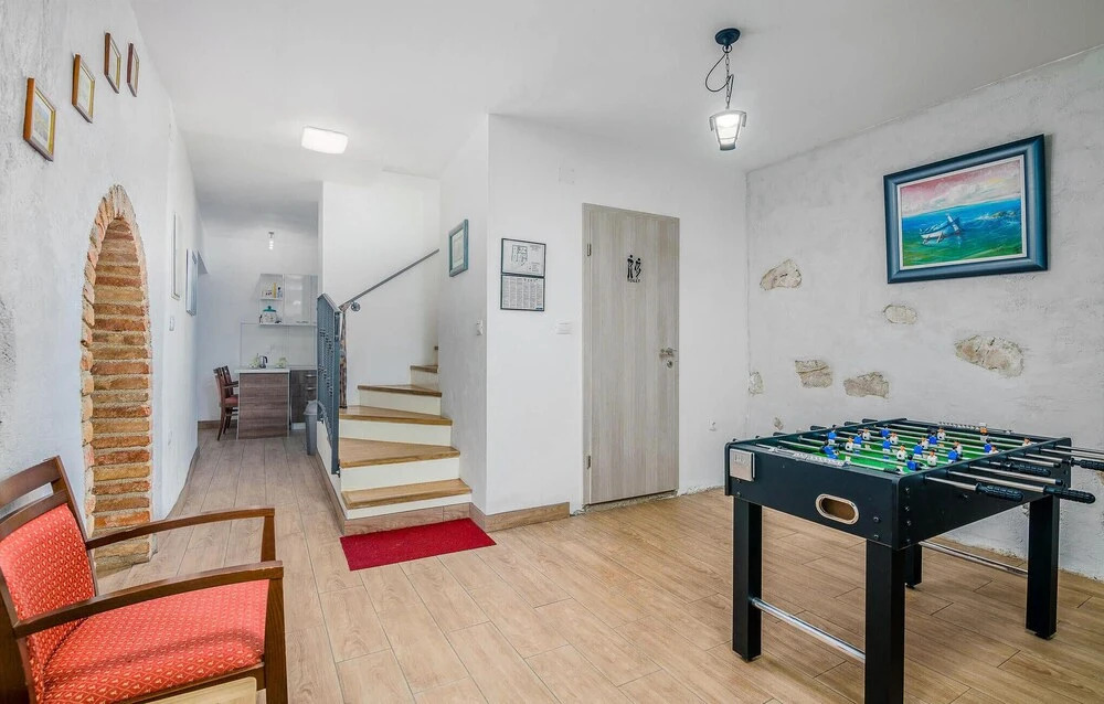 Nice Home in Pinezici with Hot Tub, WiFi & 4 Bedrooms