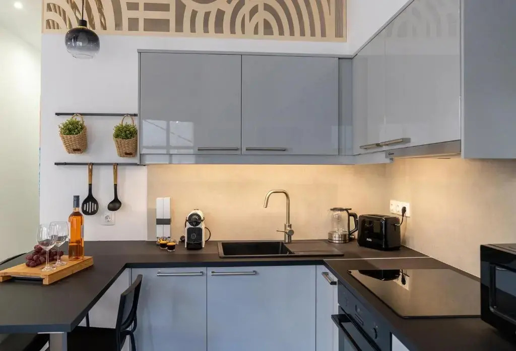 Central Suites Aegina 2