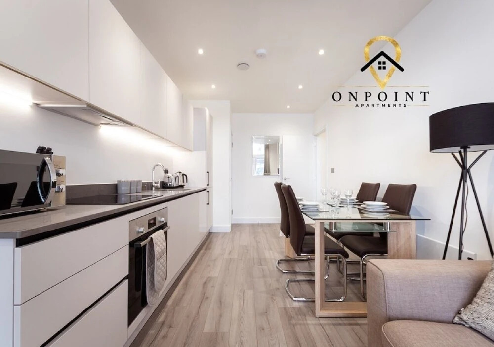 Fantastic 1 Bedroom Apt with PARKING