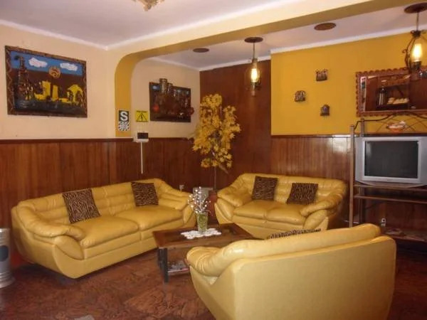 Hostel Sillustani Inn Puno