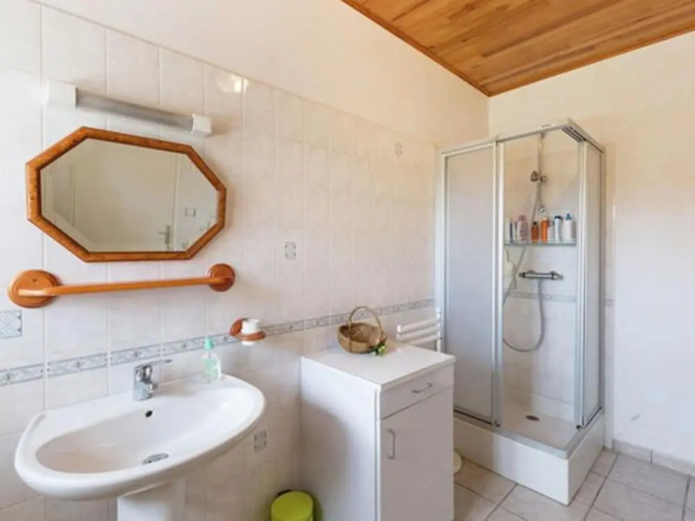 Rural holiday home near beach, culture and recreation in the tip of Brittany