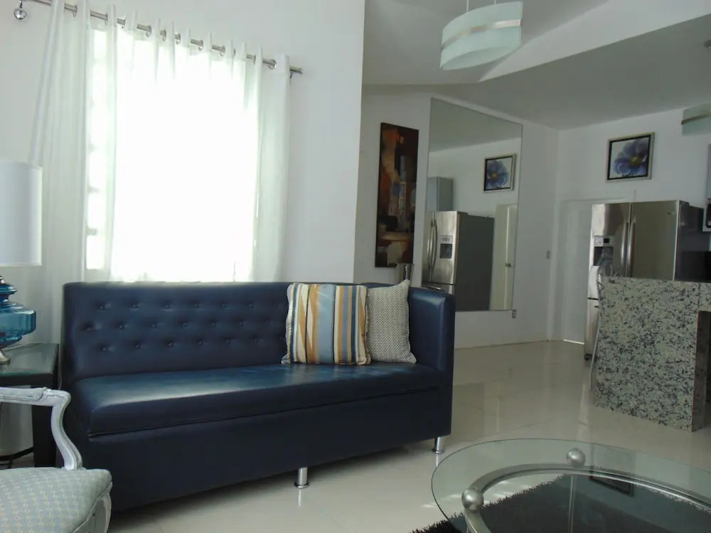 Modern Townhome Prime Location