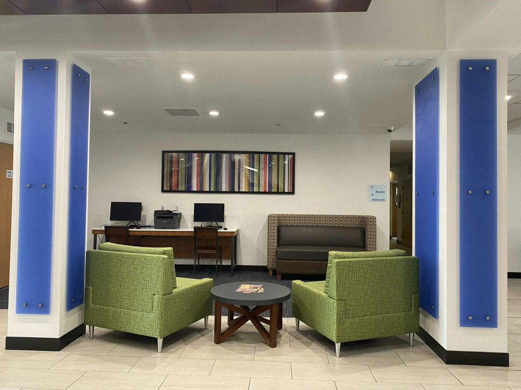 Holiday Inn Express Hotel & Suites Logansport by IHG