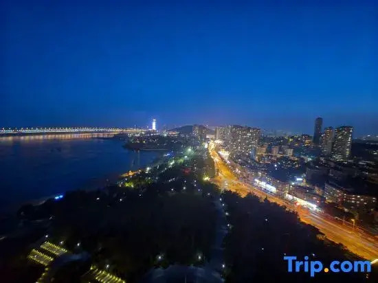 Seagull · Selected Seaview Hotel Apartment (Dalian Xinghai Medical Second Hospital Branch)