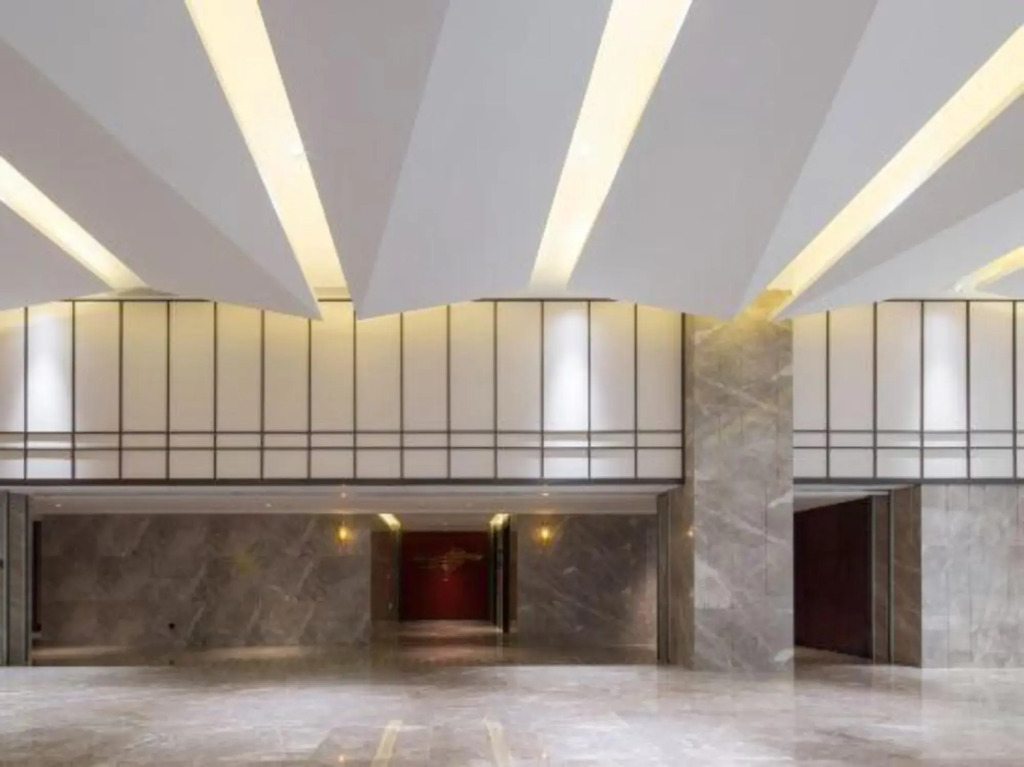 Bai Hua Ting International Hotel