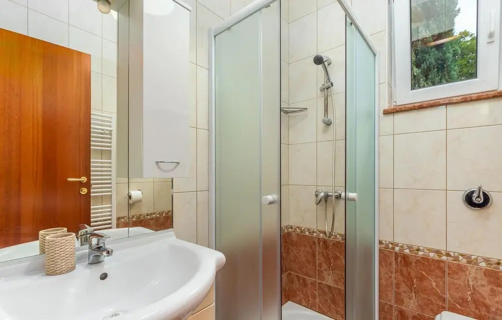 Nice Home in Njivice with Hot Tub, WiFi & 1 Bedrooms