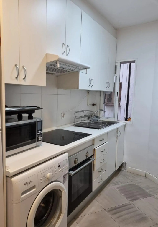 habitación matrimonial en piso compartido en el centro de Madrid