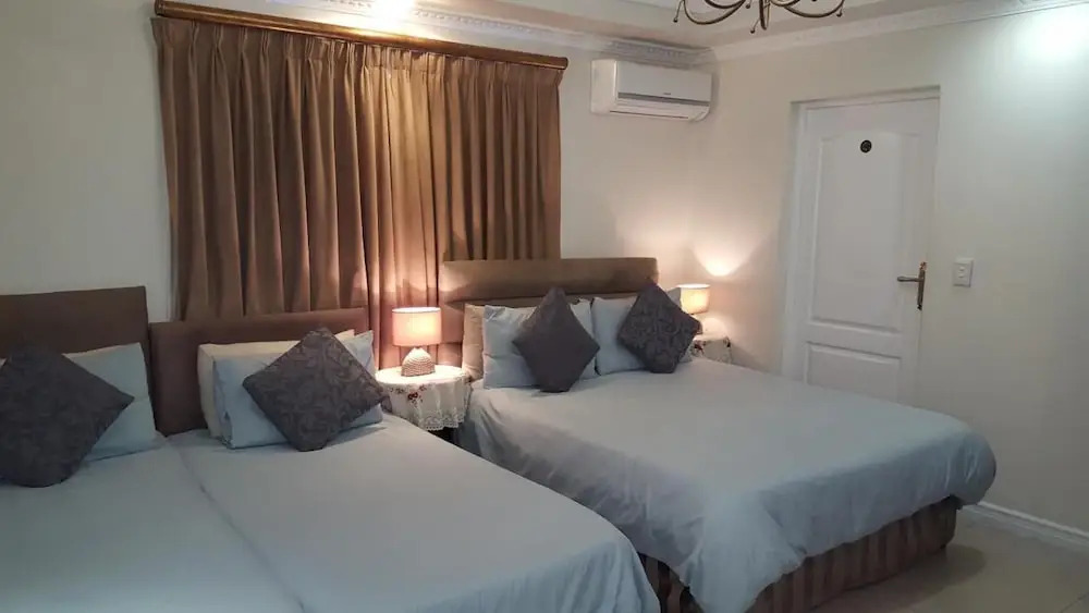 Savoy Lodge - Nice Budget Triple Room 2