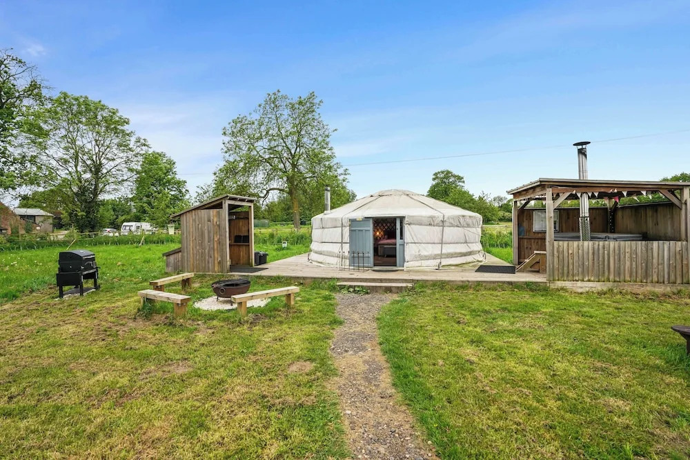 Glamp and Tipple Ltd