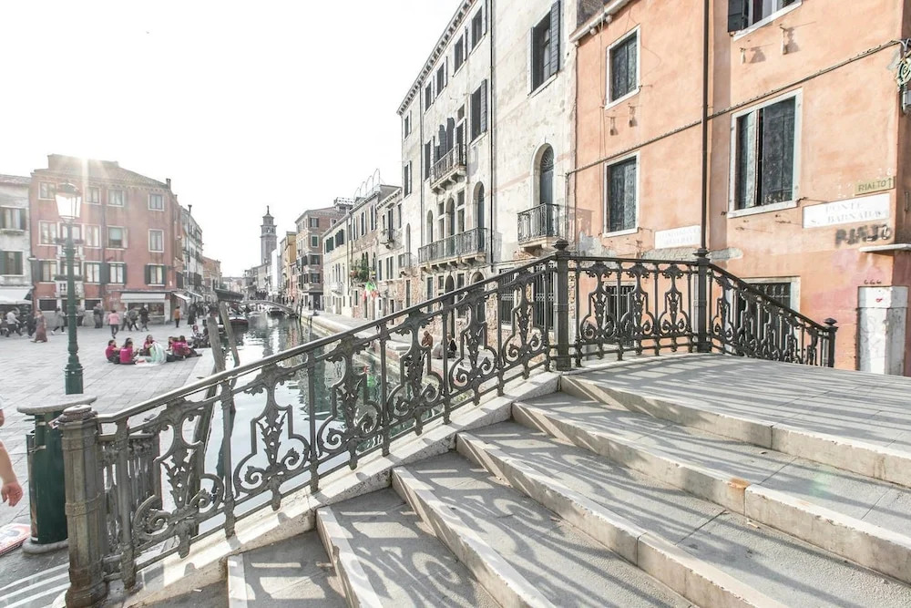 Cà Rezzonico Apartment R&R