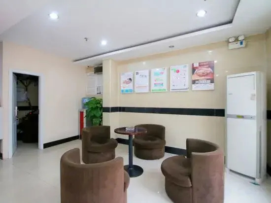 Huihe Hotel (Shanghai Wusongkou International Cruise Port Branch)