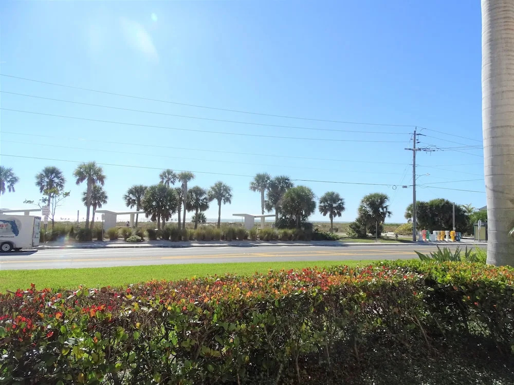 Sunset Royale - 112 2 Bedrooms 2 Bathrooms Condo