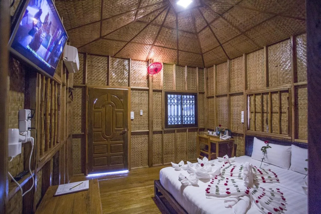 JL Lodge Ngwe Saung