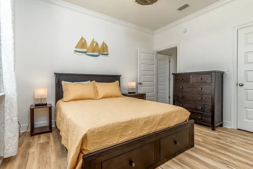 Lemon Breeze - 2521 Bienville 5 Bedroom Home by RedAwning