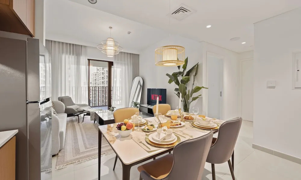 Earthy Elegant 1BR Surf 2 Creek Beach