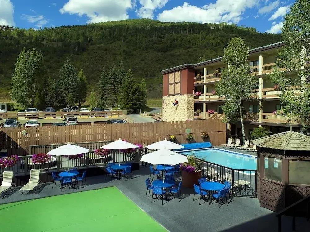 Newly Remodeled Condo Wren 201 with Creekside Views of Vail Mountain by RedAwning