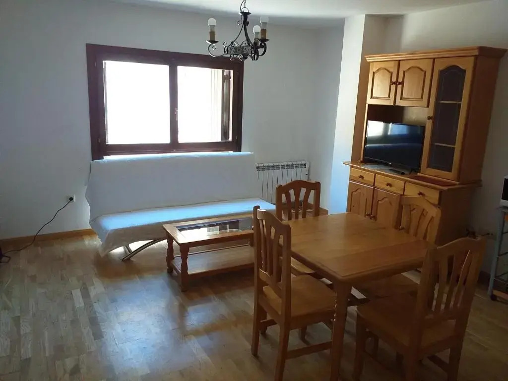 APARTAMENTOS LÁZARO-Calle Iglesia 8 - 1º C