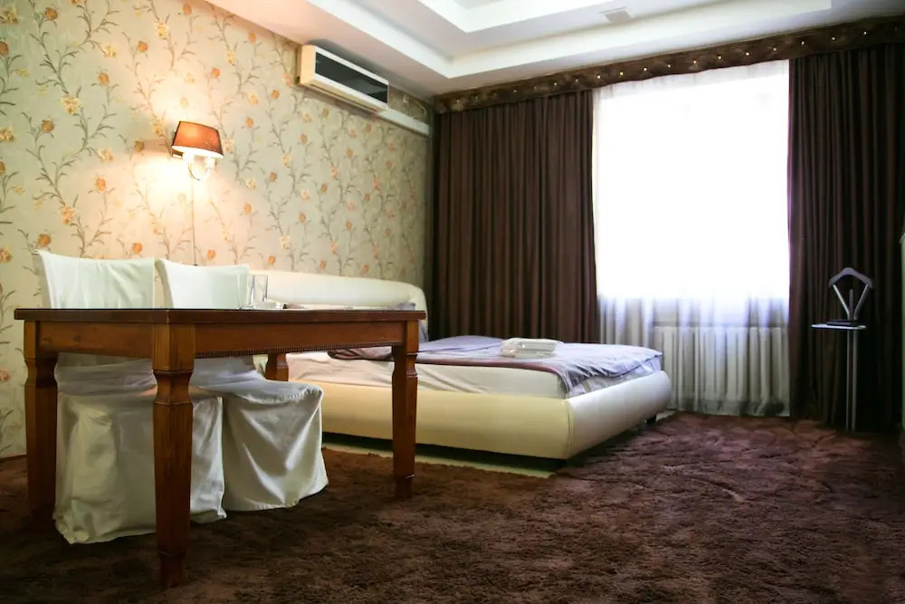 Qazybek Hotel