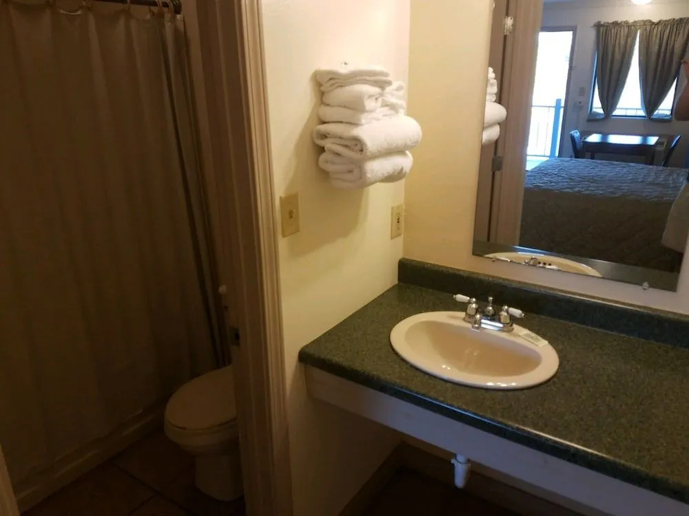 Traveler's Choice Motel