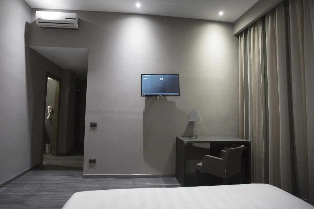 9V9 Hotel
