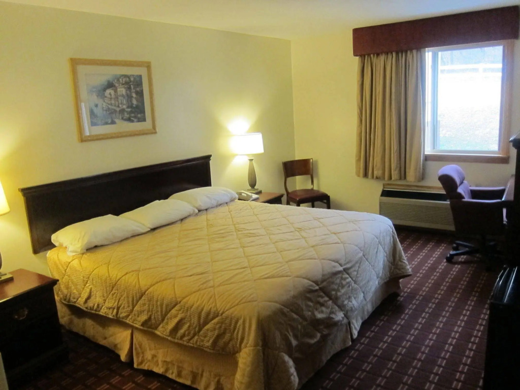 Mountaineer Inn