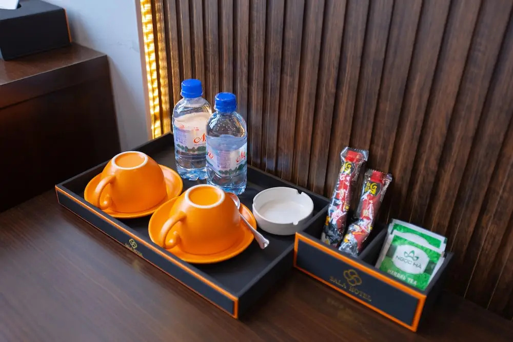 SALA HOTEL MÓNG CÁI