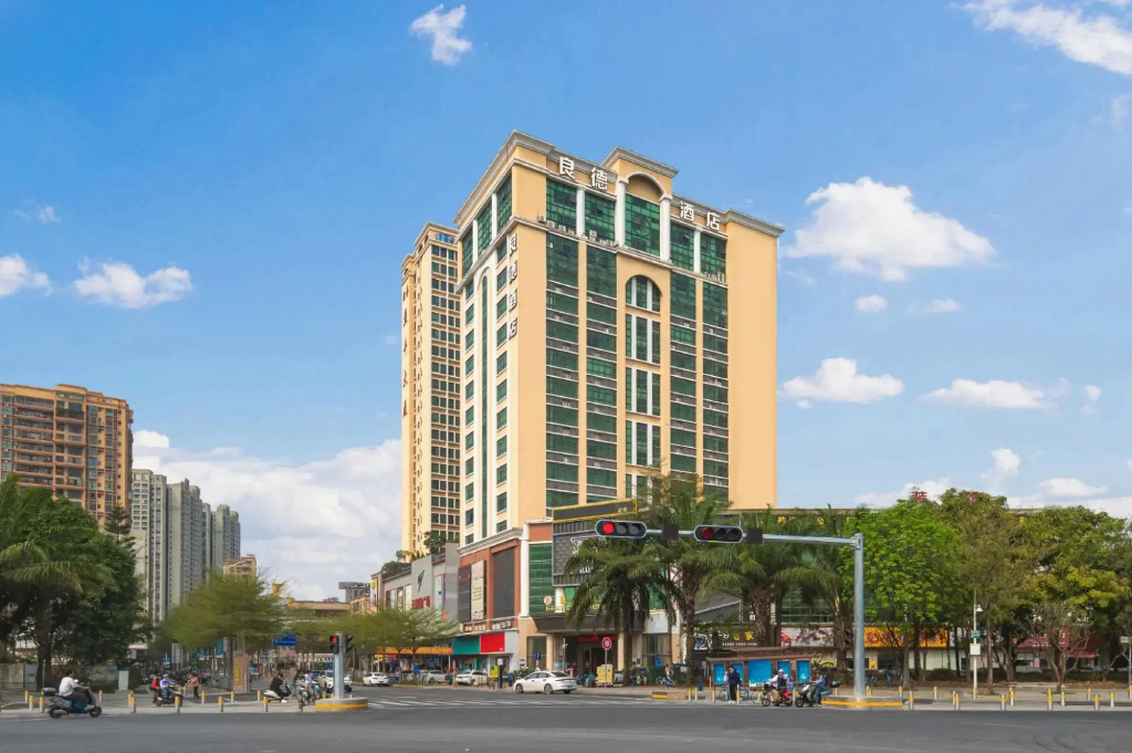 Liangde Hotel (Shenzhen Shajing Houting Subway Station)