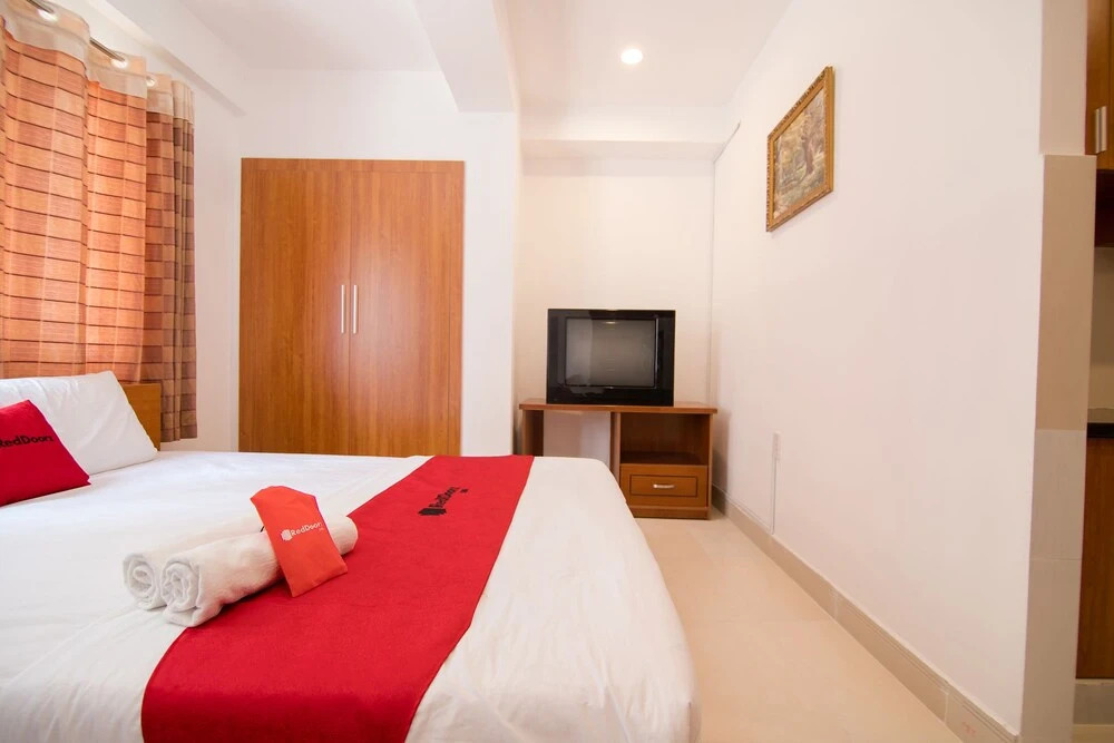 Hoang Long Son Hotel by RedDoorz