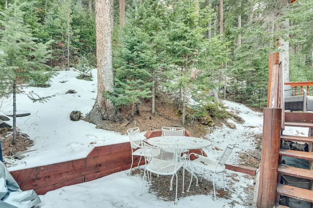 Scenic Creekside Retreat! Rocky Mountain Cabin