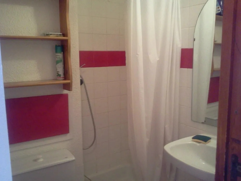 Lou Services Apartment CC128 LSI 001