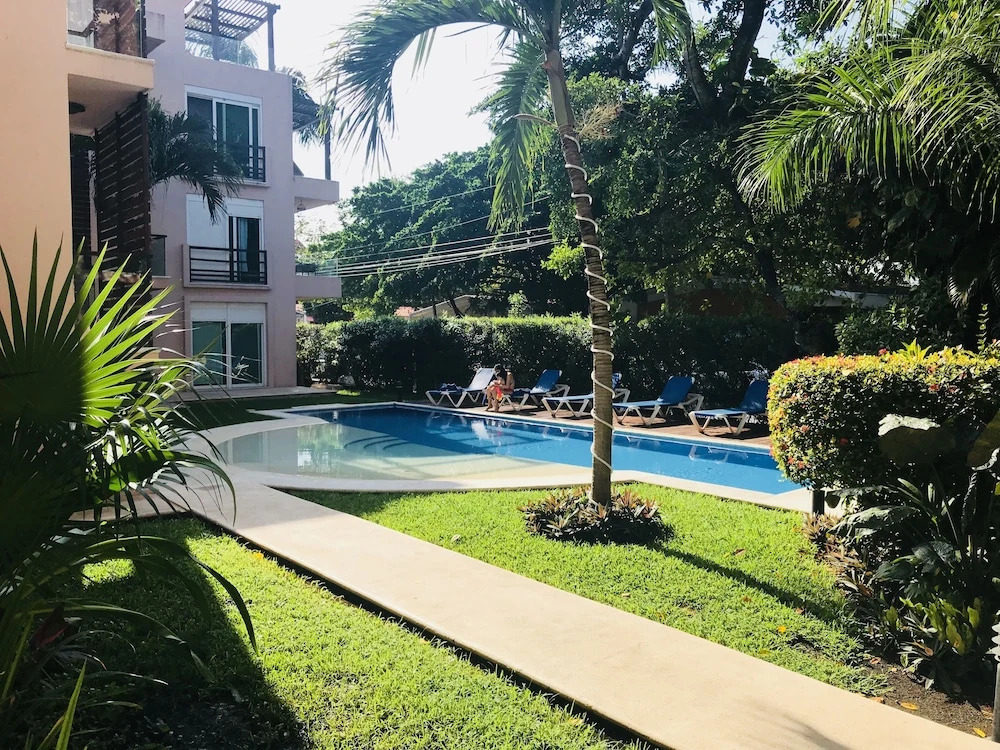 5th AVENUE oasis 8 personas