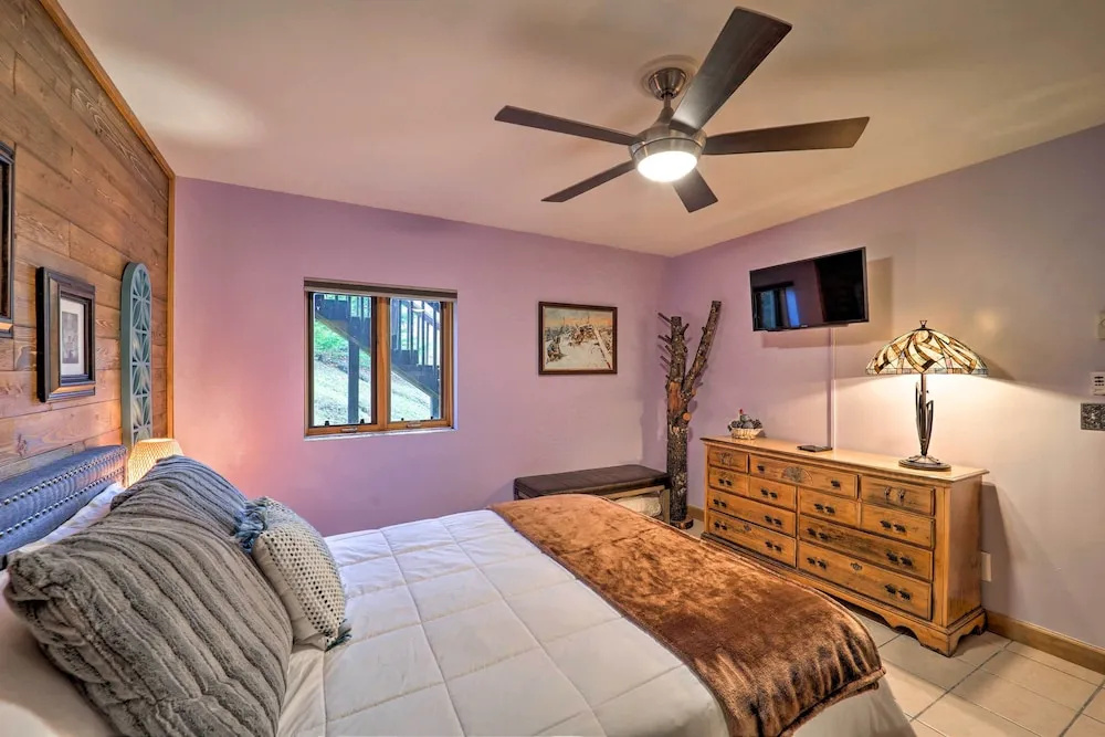 Steps to Beech Mountain Resort: Cozy Getaway
