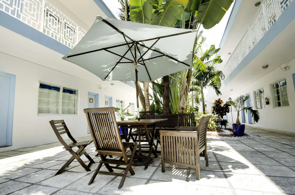 Aqua Hotel & Suites