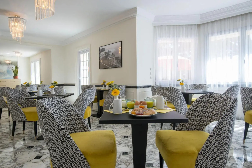 Hotel Carlton
