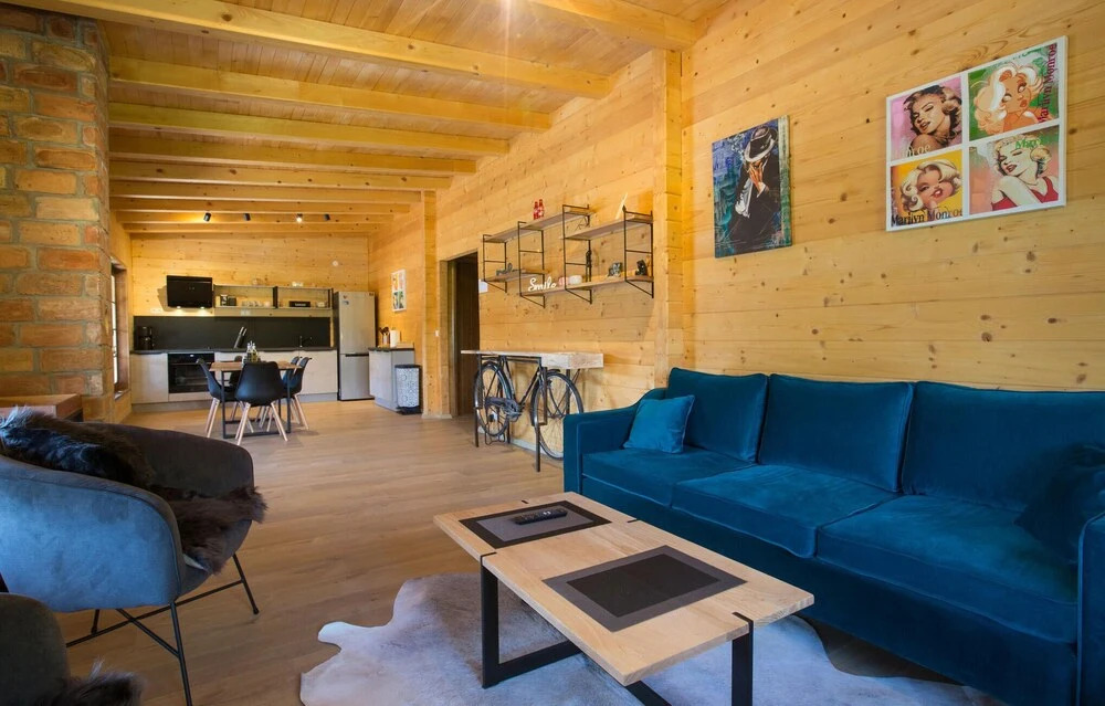 Amazing Home in Donje Taboriste With 2 Bedrooms and Wifi