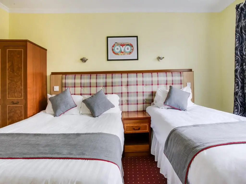 OYO Glenpark Hotel, Ayr Central