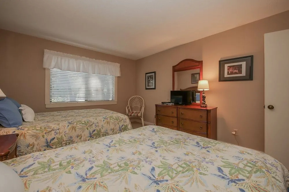 2339 Racquet Club Villas 2 Bedrooms 2 Bathrooms Villa
