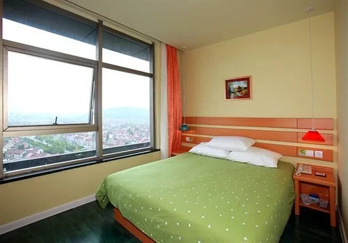 Hangzhou Home Inn Binwen Hotel